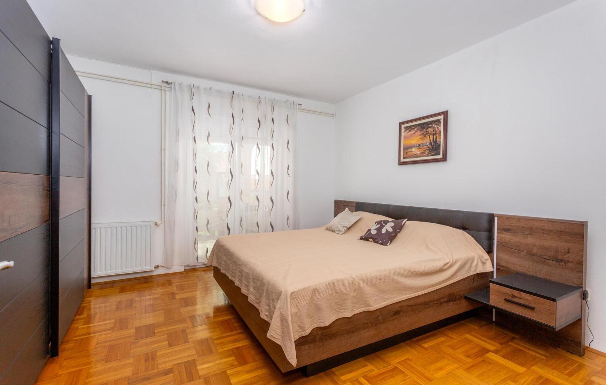 קרק Stunning Apartment In Krk With Kitchen מראה חיצוני תמונה